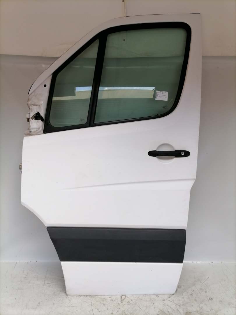 Mercedes Sprinter 906 original T&uuml;r vorn links Wei&szlig; Rohbau Bj.2010